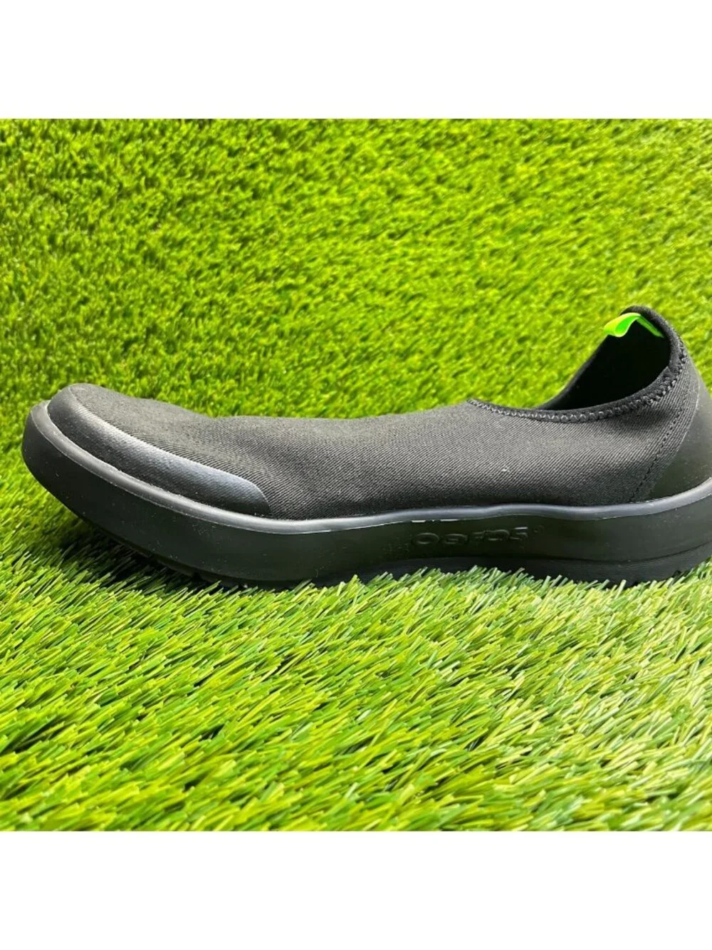 OOFOS OOmg EeZee Low Mens Size 11 Black Casual Athletic Slip On Recovery Shoes
